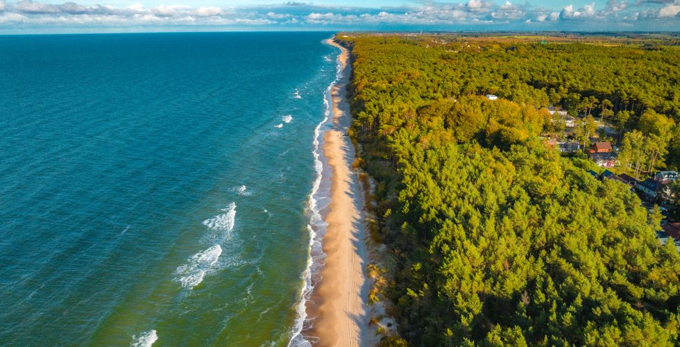 Noclegi w Pobierowie - dlaczego to tutaj warto odpoczywać nad Bałtykiem?